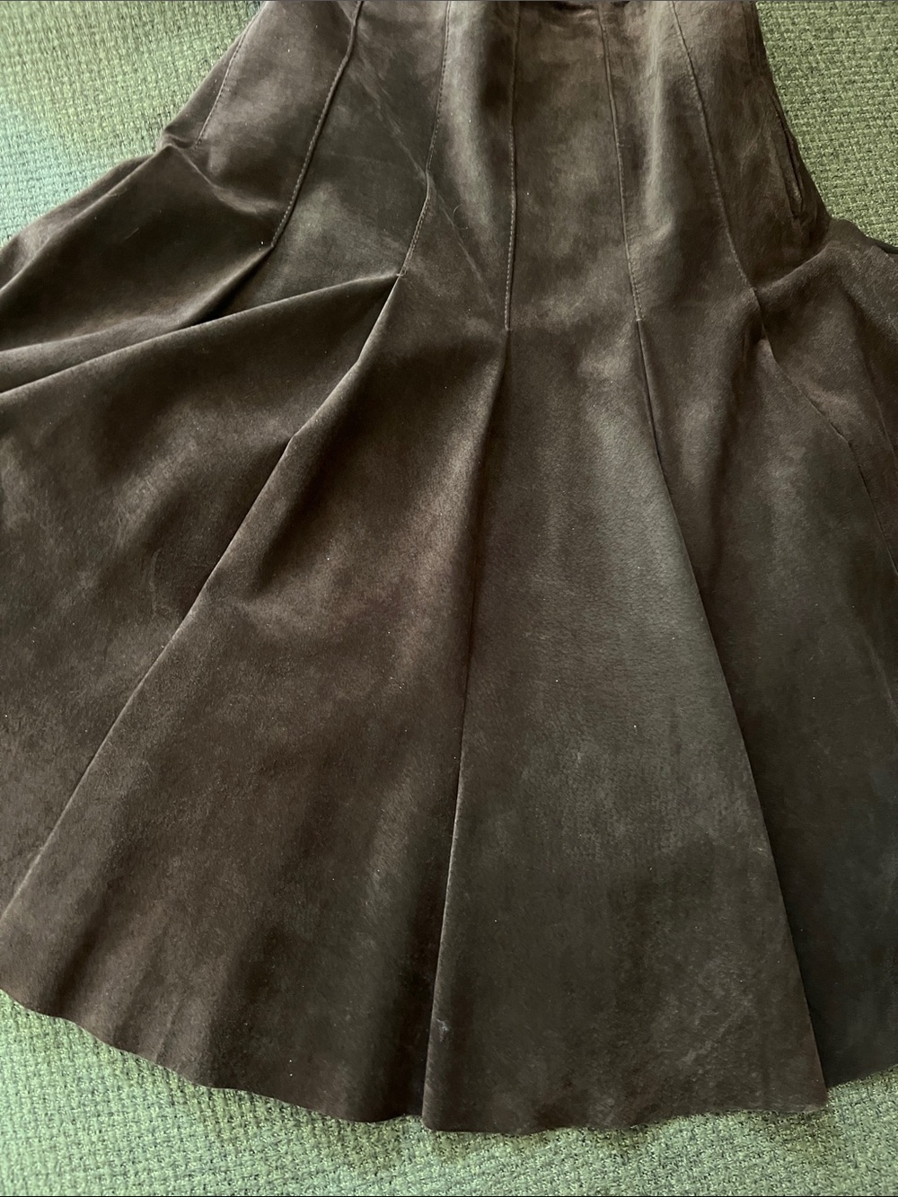 Danier Dark Brown Suede A-Line Pleated Skirt (sz 4) - Picture 6 of 6
